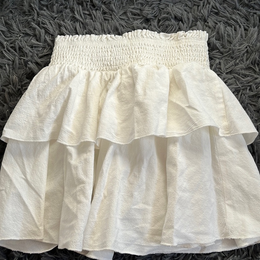 White, Mini ruffle skirt